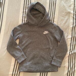 Nike boys hoodie size 6